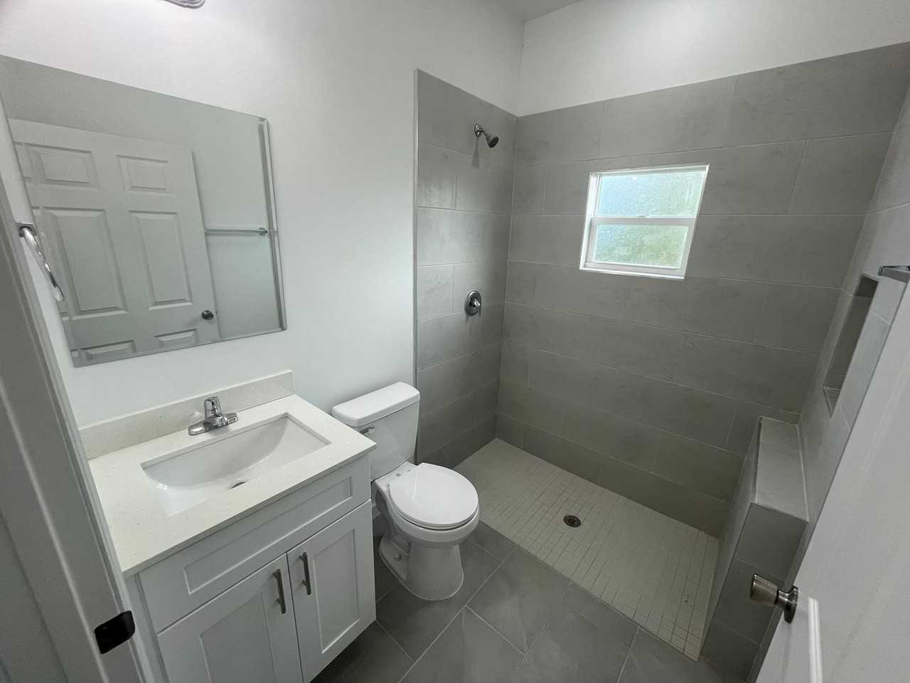 3113 40th St W - Photo 6 of 10