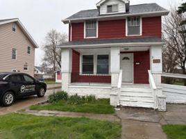 featured image of 1046 W 21st St