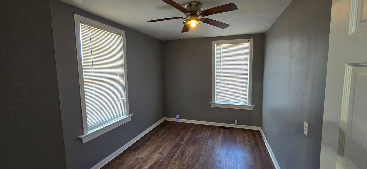 4637 Virginia Ave - Photo 2 of 4