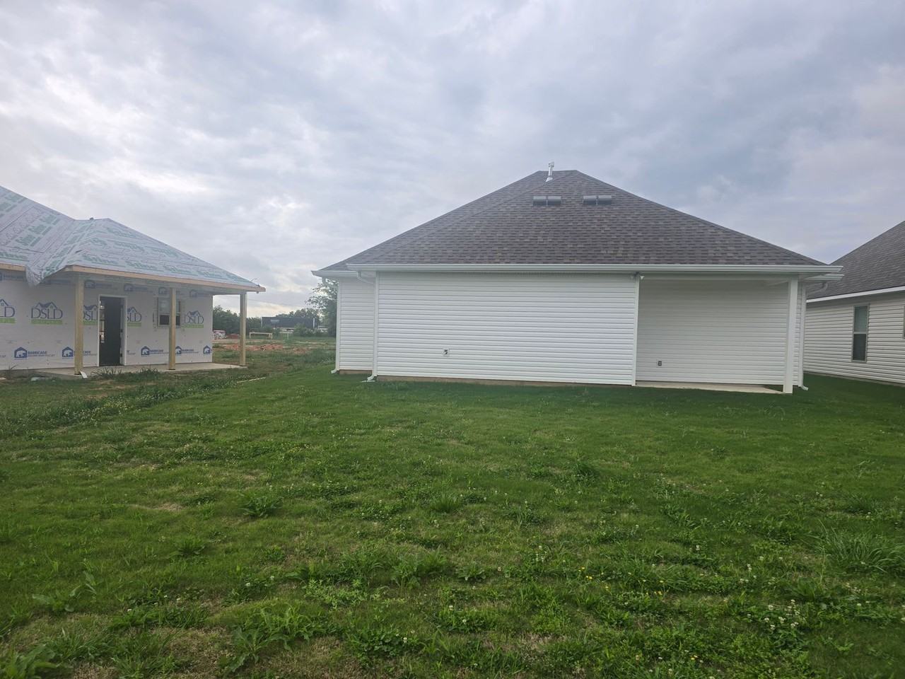 800 Venecia Dr - Photo 2 of 19