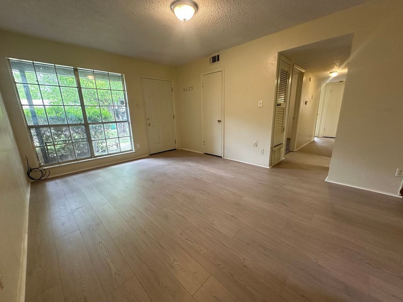 4000 Acree St - Photo 5 of 23