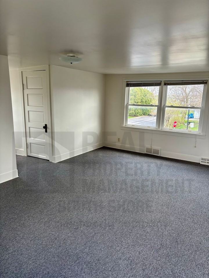 430 Keilman St - Photo 4 of 13