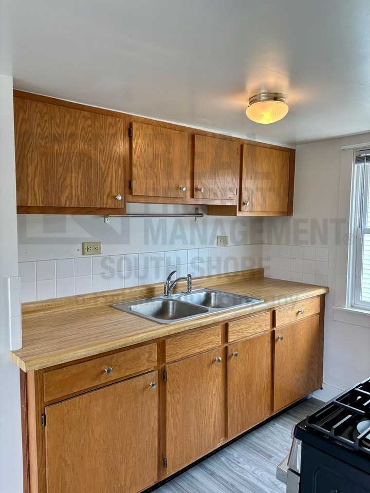 430 Keilman St - Photo 5 of 13