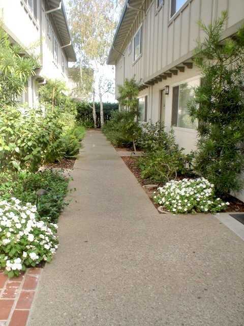 Village Square Townhouses - Photo 3 of 40