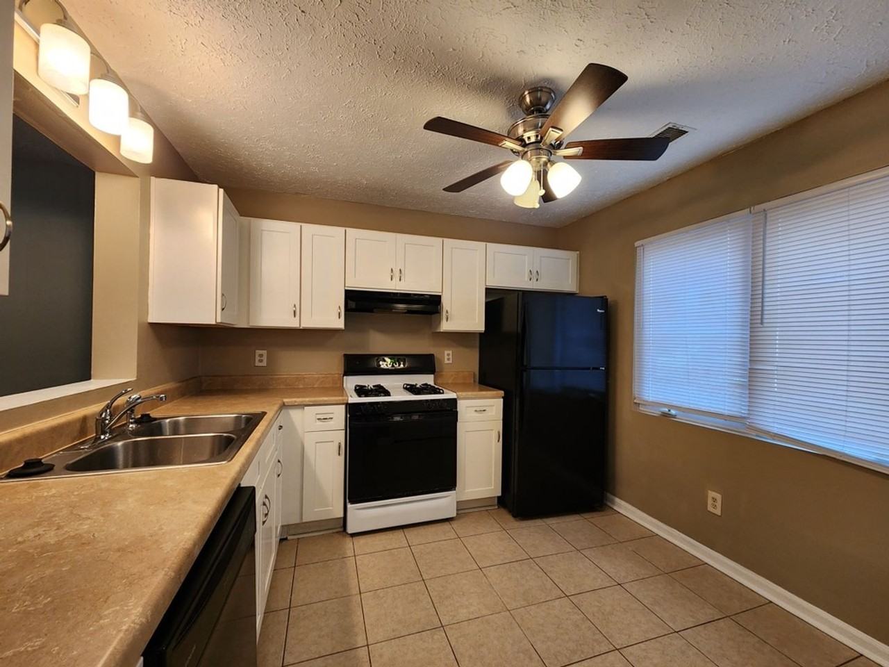 3547 Main Station Dr Sw - Photo 2 of 15