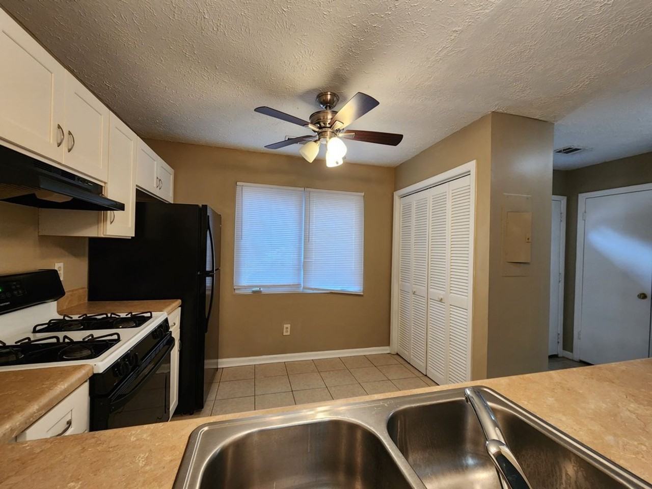 3547 Main Station Dr Sw - Photo 5 of 15