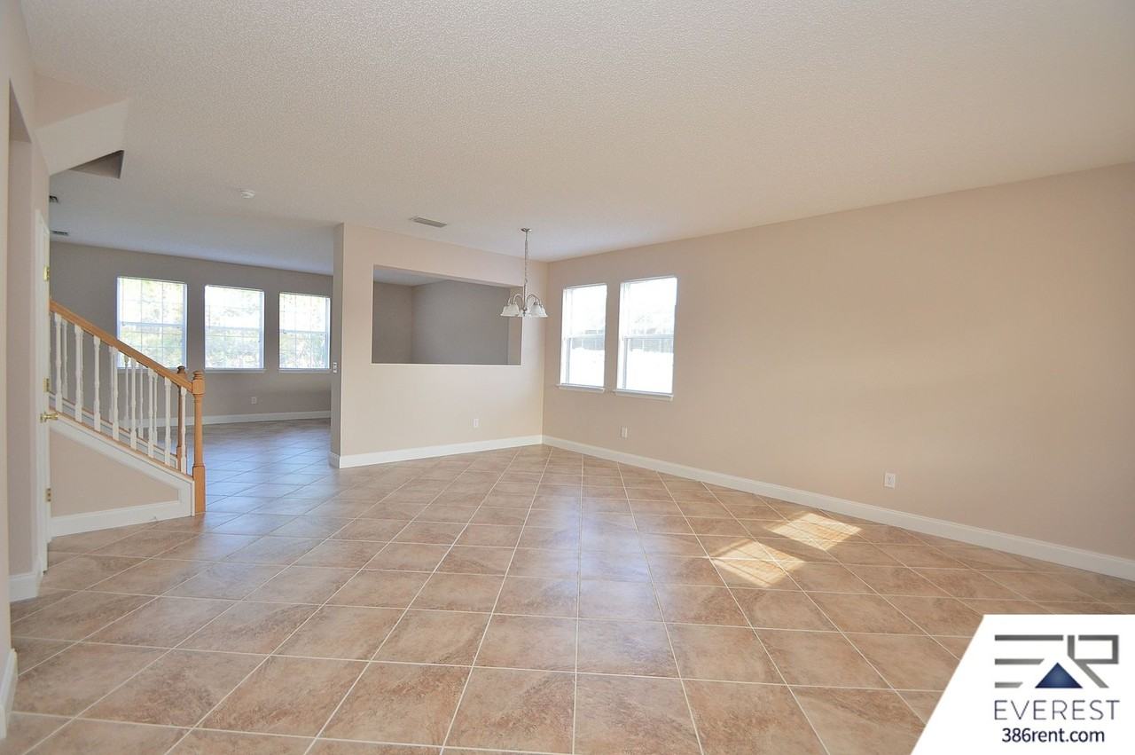 144 London Dr - Photo 4 of 33