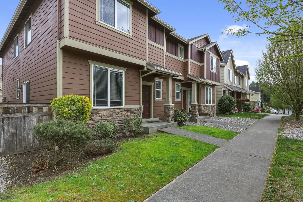 1620 Craig Rd Se - Photo 3 of 27