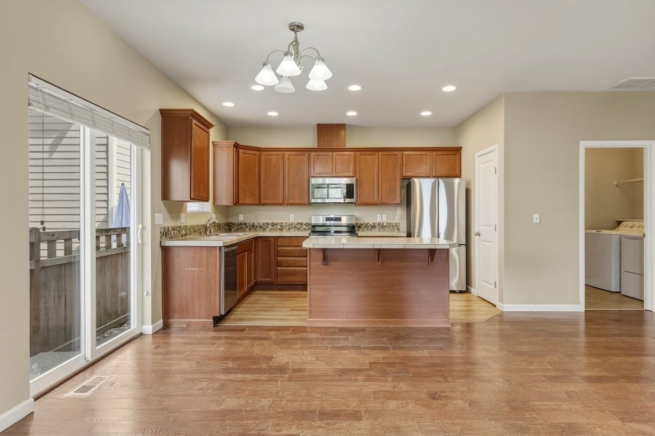 1620 Craig Rd Se - Photo 6 of 27