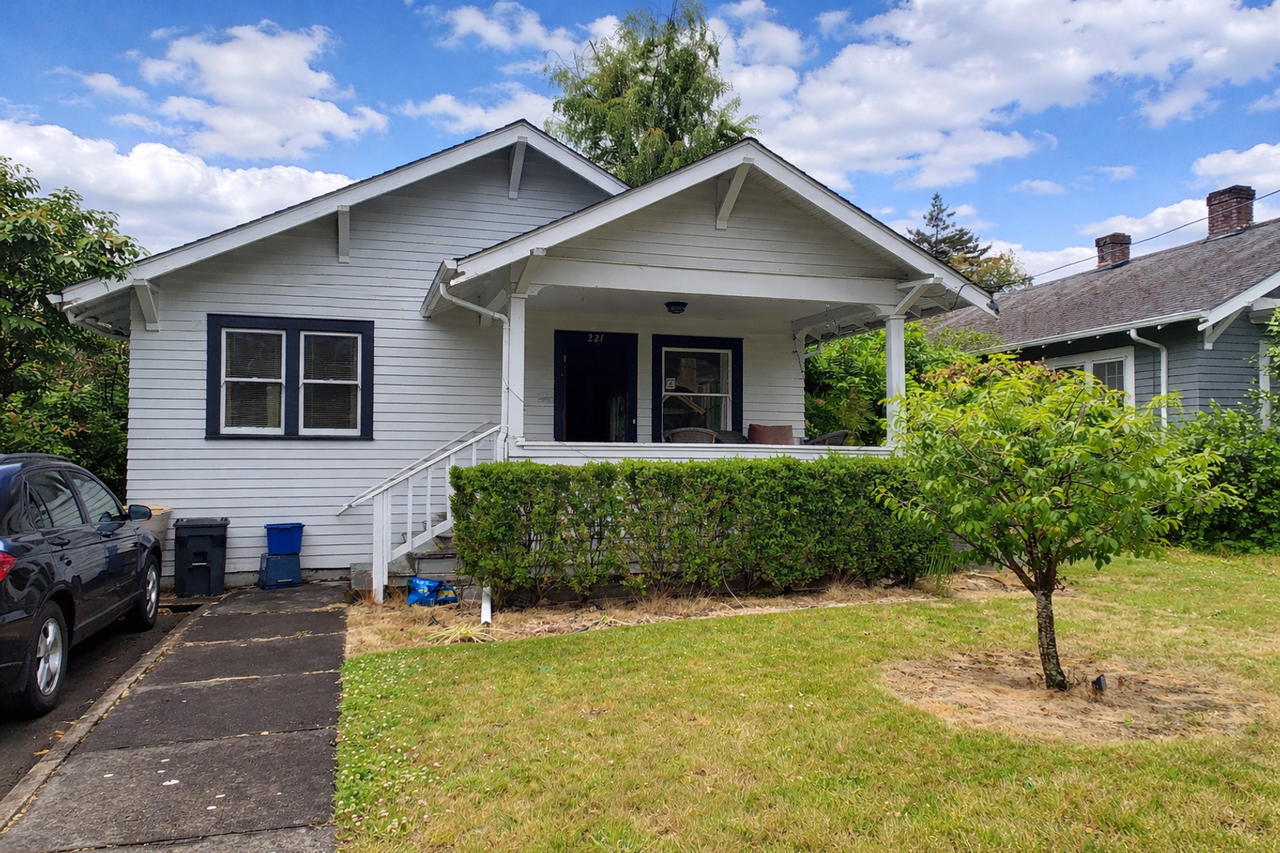 227 Nw 23rd St - Photo 2 of 31