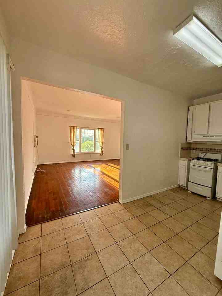 1534 Winona Blvd. - Photo 4 of 8