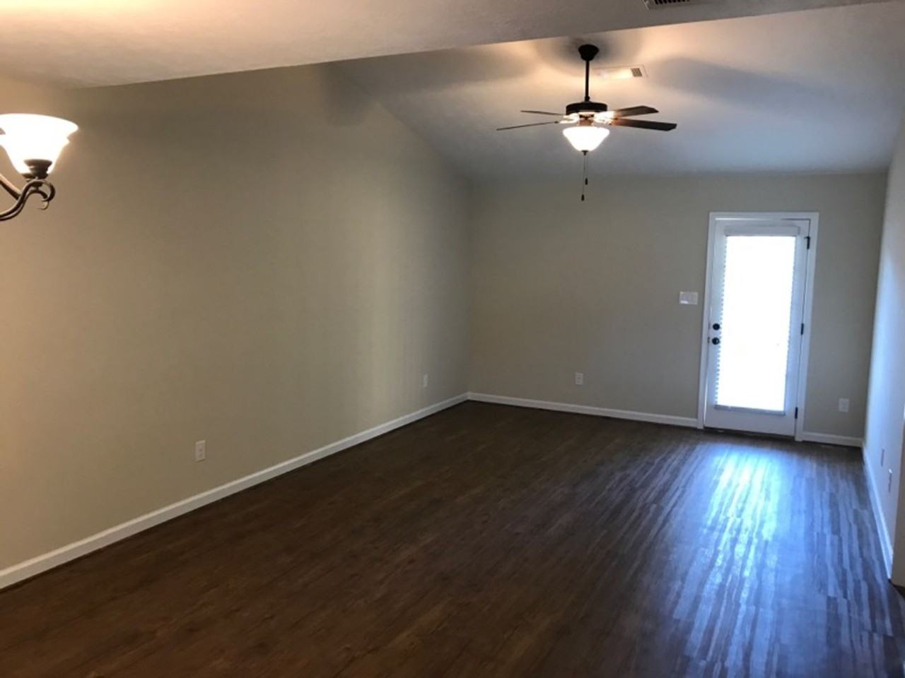 149 Yucca Ct - Photo 6 of 8