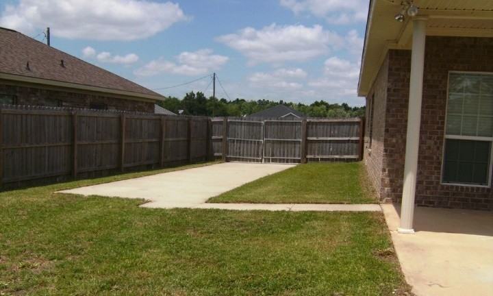 13631 Catahoula Dr S - Photo 2 of 10