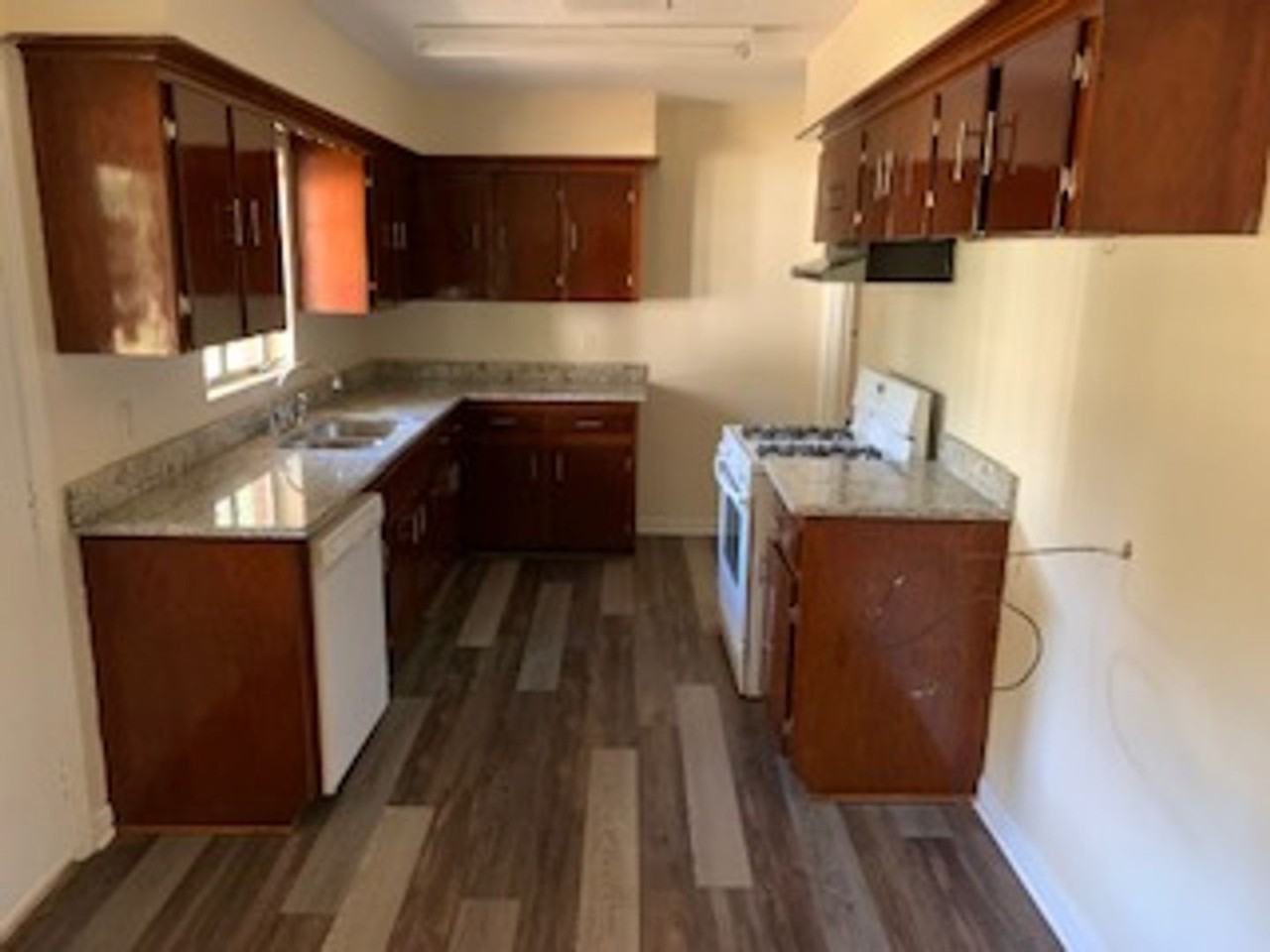 5508 Overlook Rd - Photo 3 of 10