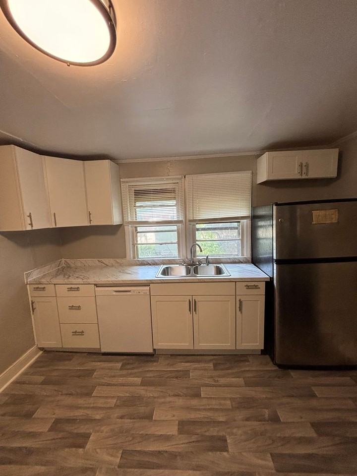918 Cleveland Ave - Photo 3 of 11