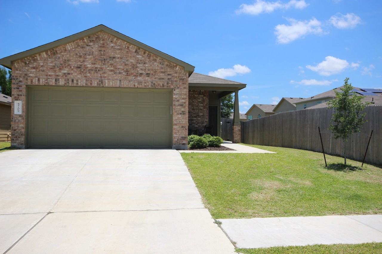 5709 Levenwood Ln - Photo 2 of 11