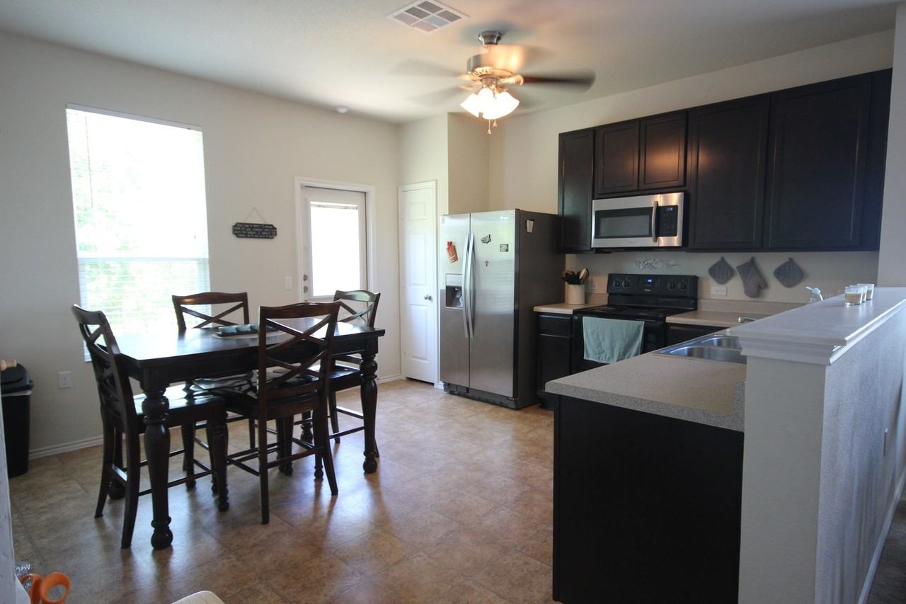 5709 Levenwood Ln - Photo 4 of 11