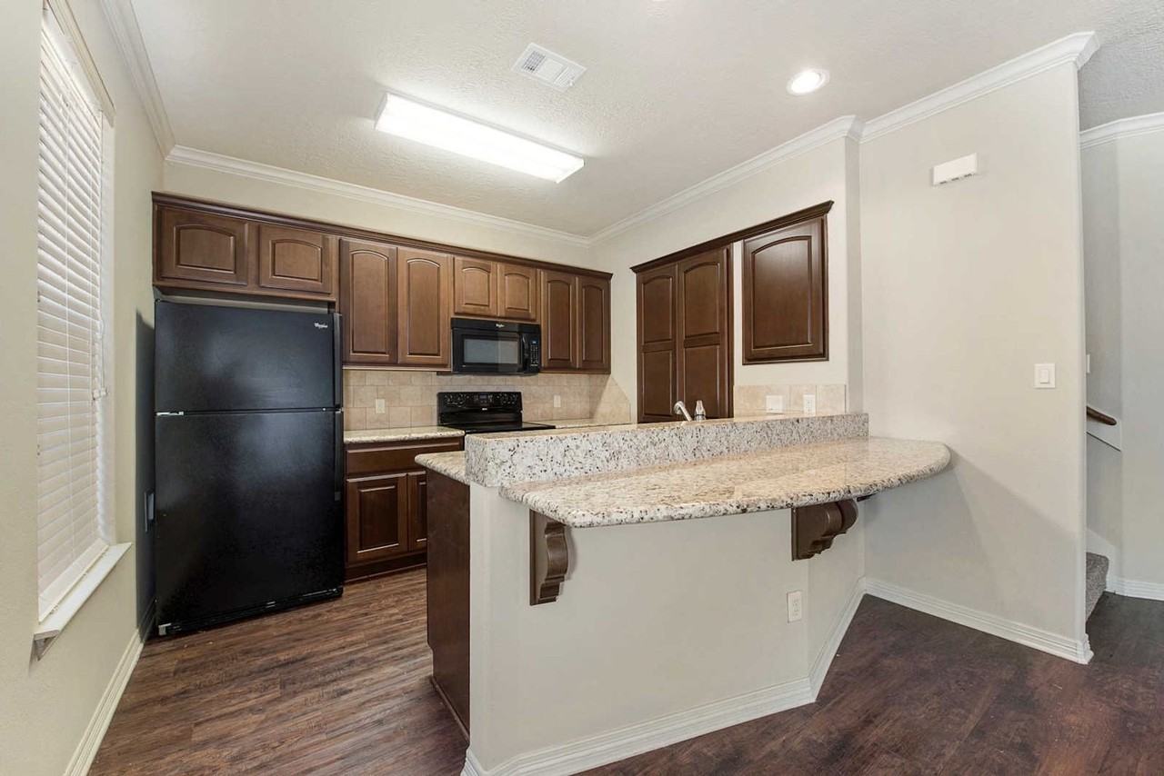 503 Forest Dr - Photo 5 of 31