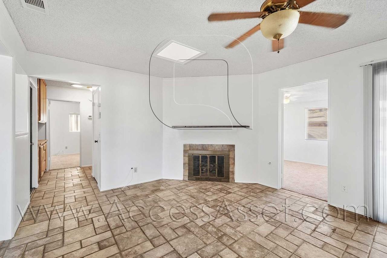 1700 Walden Ln - Photo 4 of 32