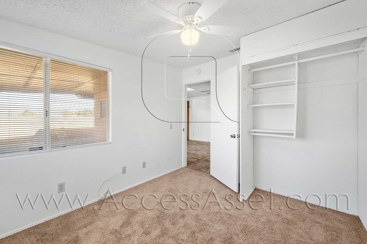 1700 Walden Ln - Photo 6 of 32