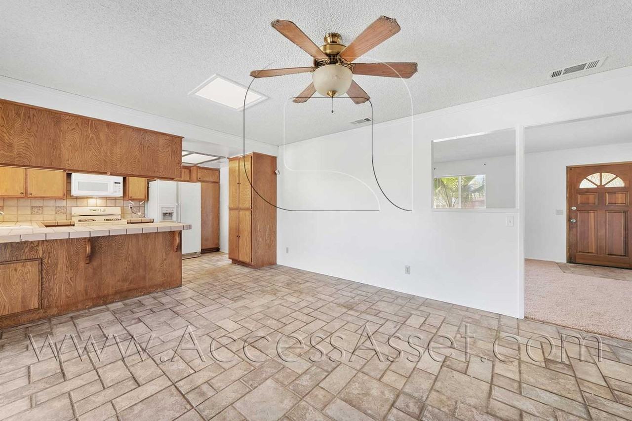 1700 Walden Ln - Photo 7 of 32