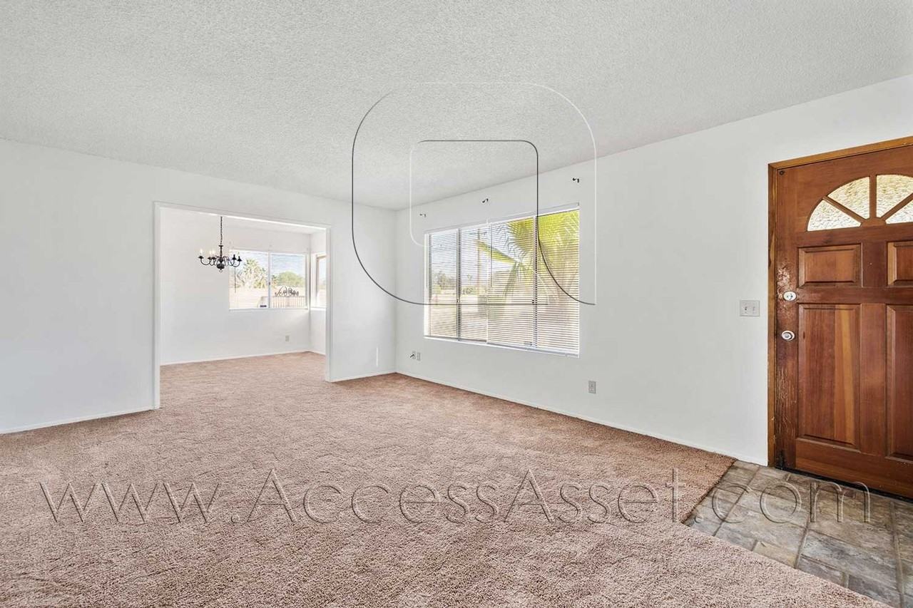 1700 Walden Ln - Photo 5 of 32