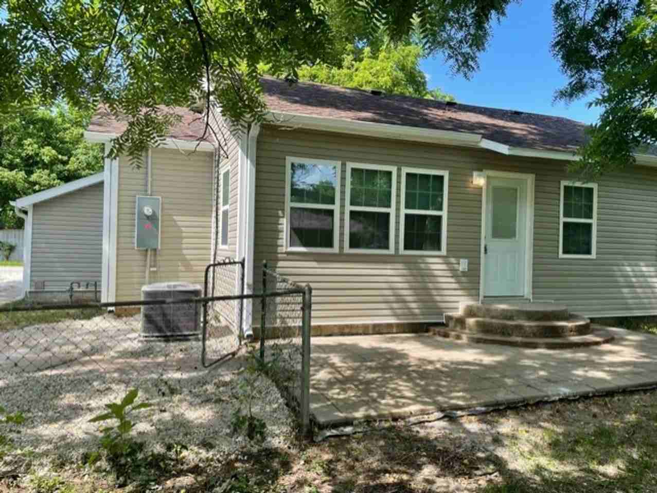 212 W Blaze Rd - Photo 3 of 26