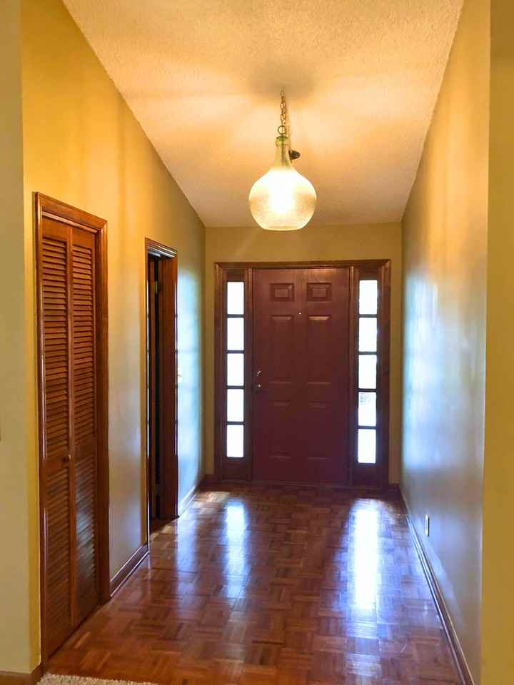 502 Hunt Club Rd - Photo 4 of 21