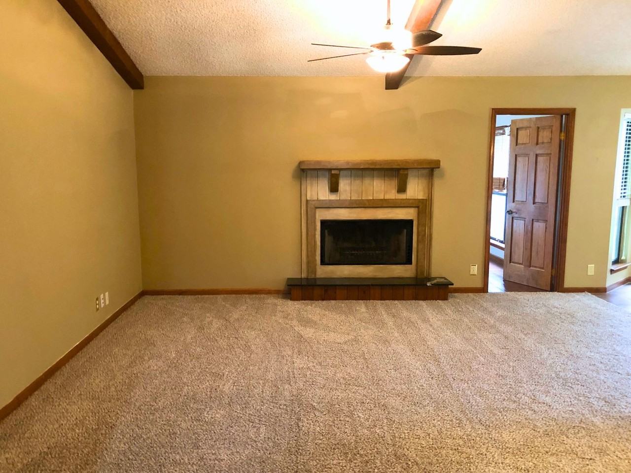 502 Hunt Club Rd - Photo 5 of 21