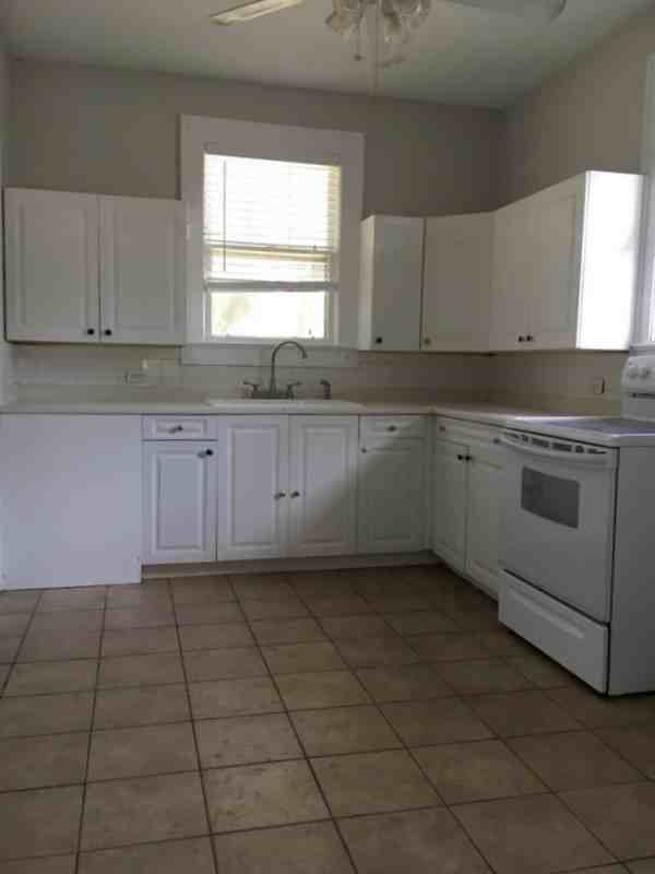 1004 Bethany St - Photo 6 of 12