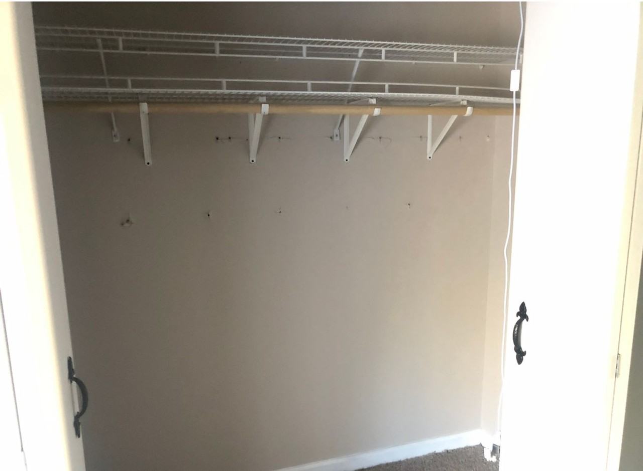 670 Shadywood Ln - Photo 5 of 29