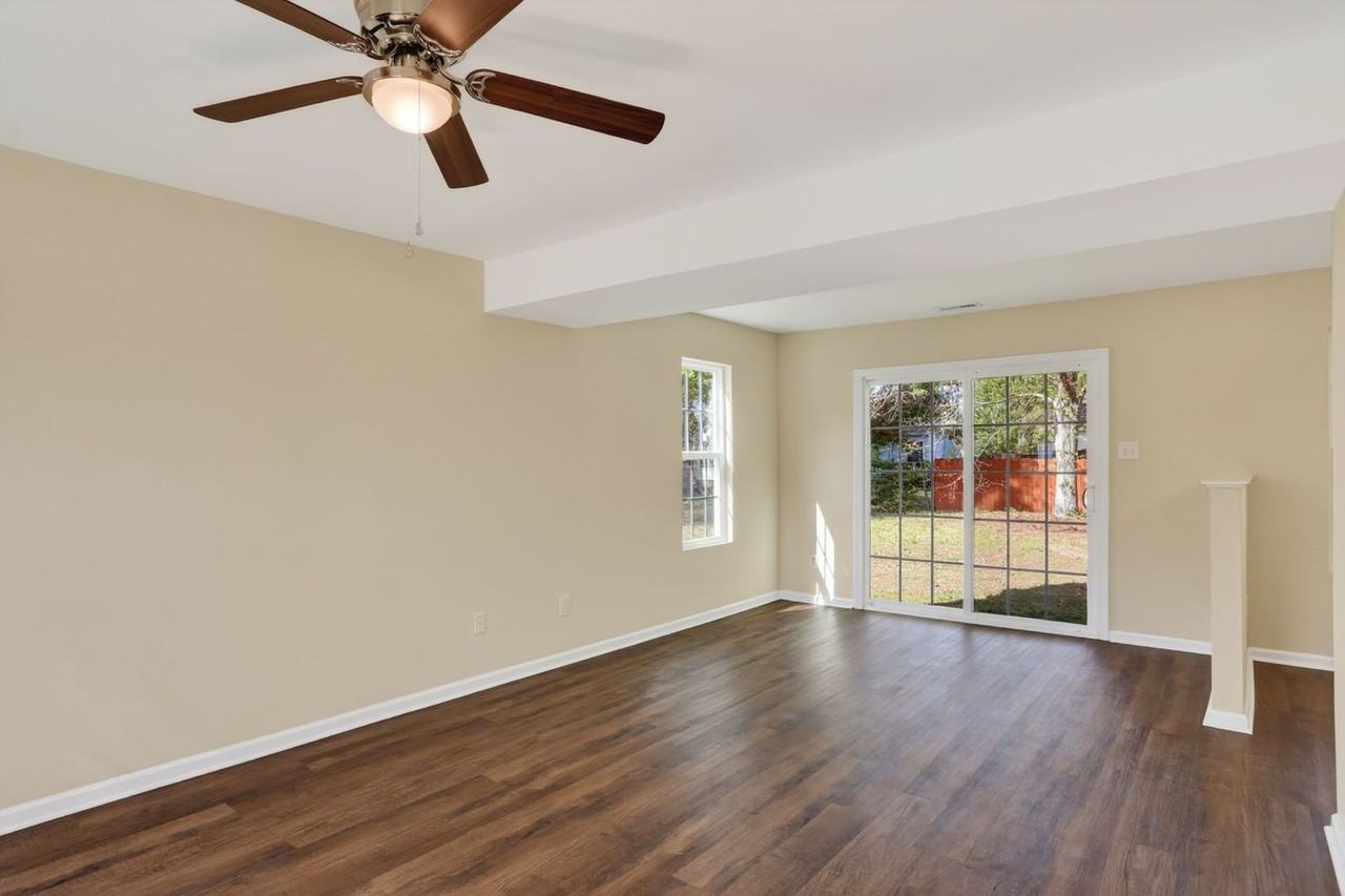 713 Emerald Ct - Photo 2 of 17