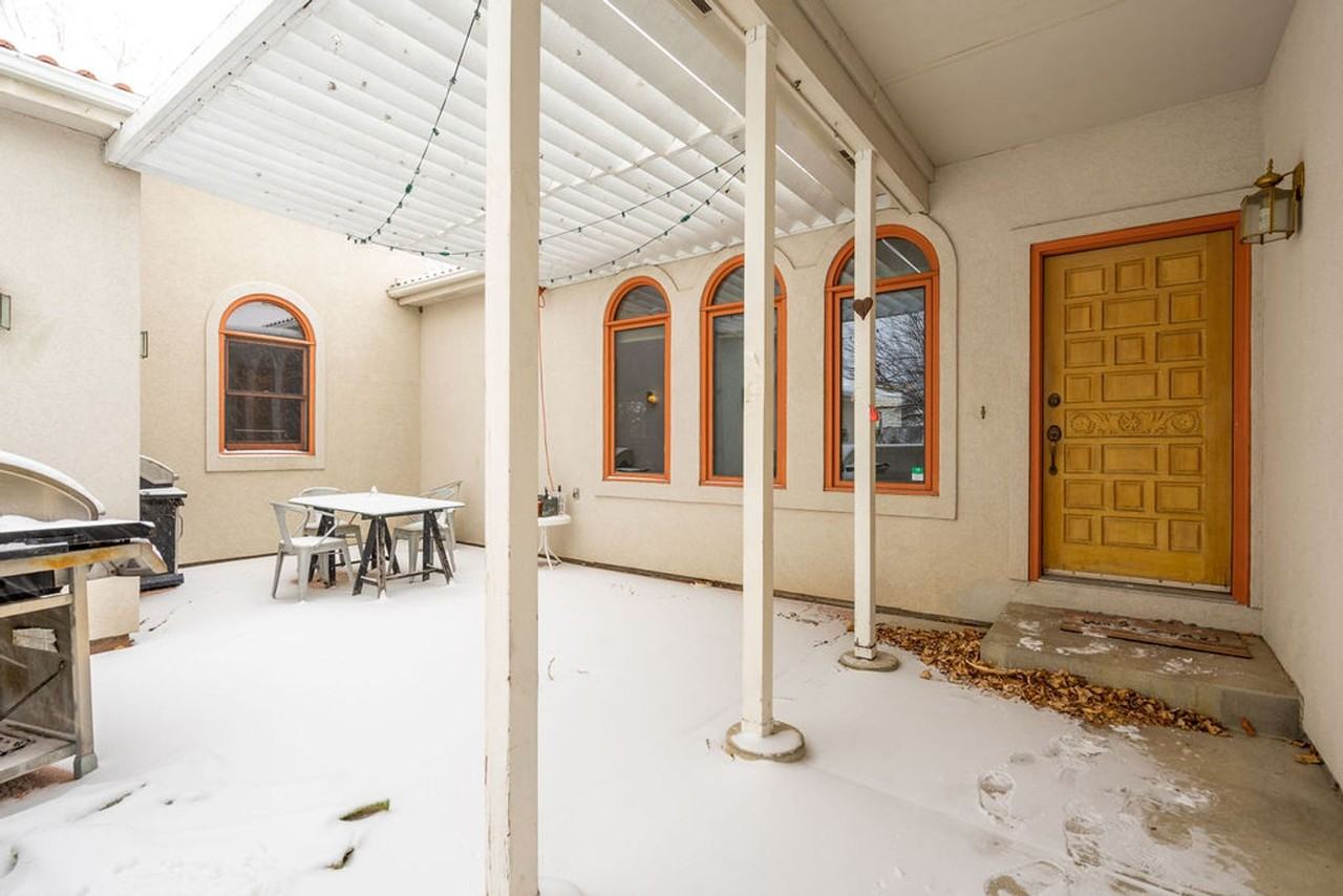 2209 Greenmont Ct - Photo 3 of 24