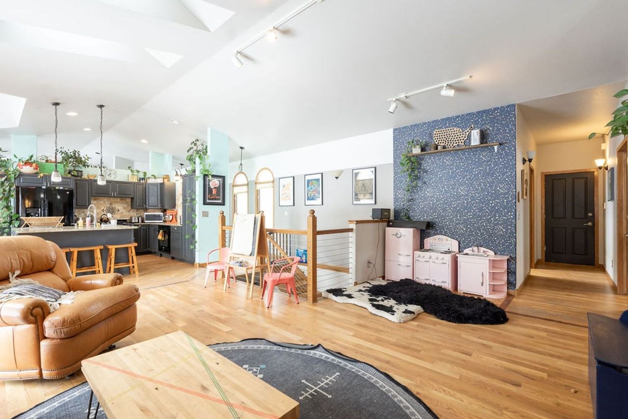 2209 Greenmont Ct - Photo 5 of 24