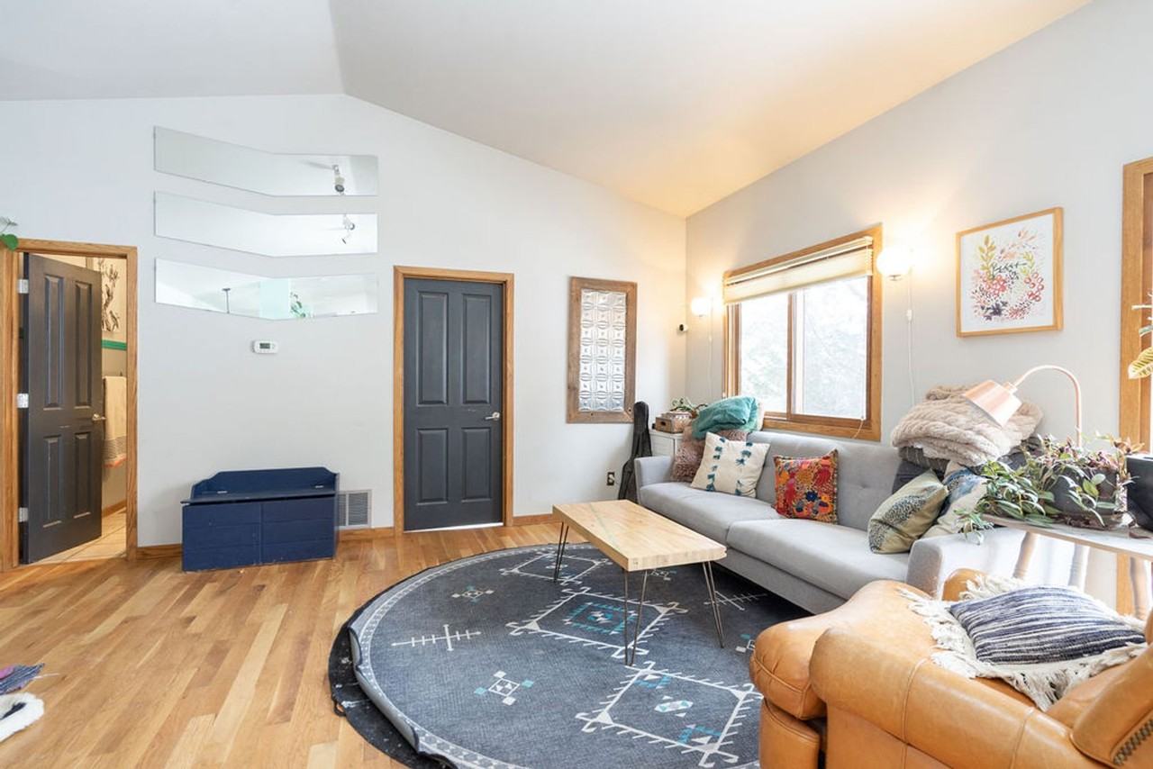 2209 Greenmont Ct - Photo 6 of 24