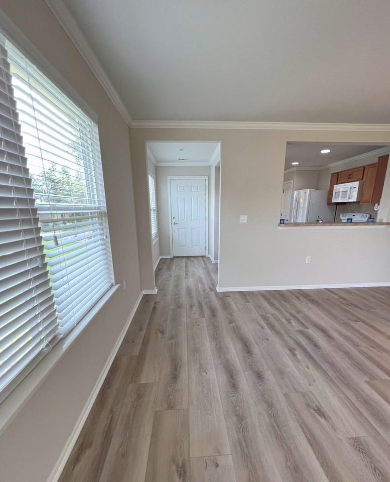 305 Barrington Farm Ct - Photo 2 of 40