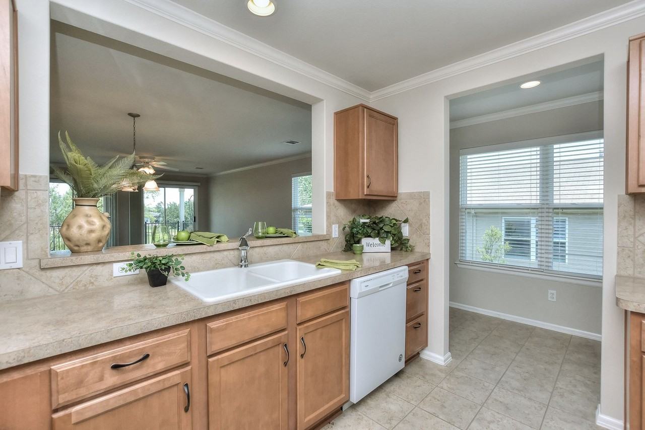 305 Barrington Farm Ct - Photo 4 of 40