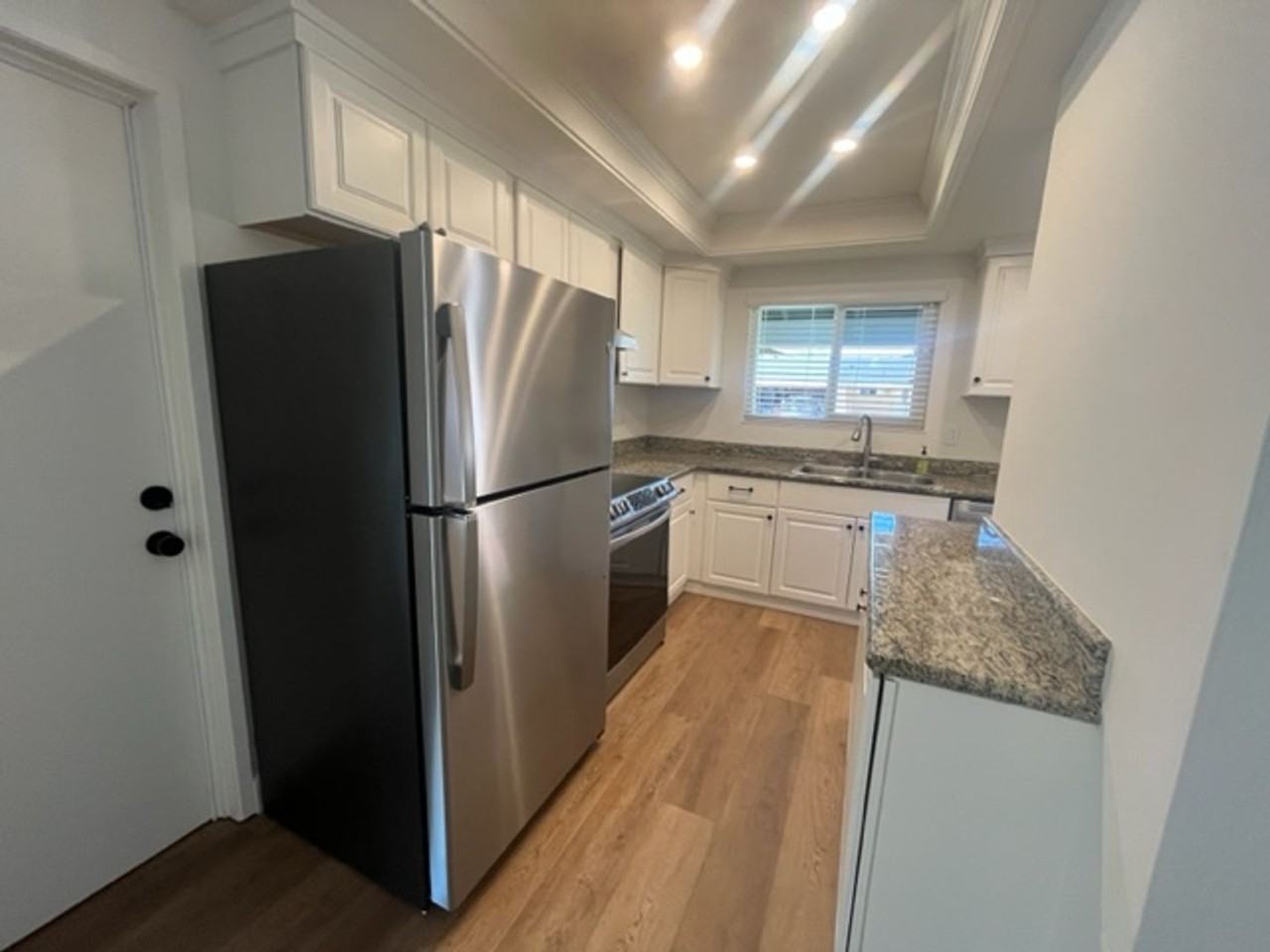 6850 Heath Ct - Photo 4 of 21