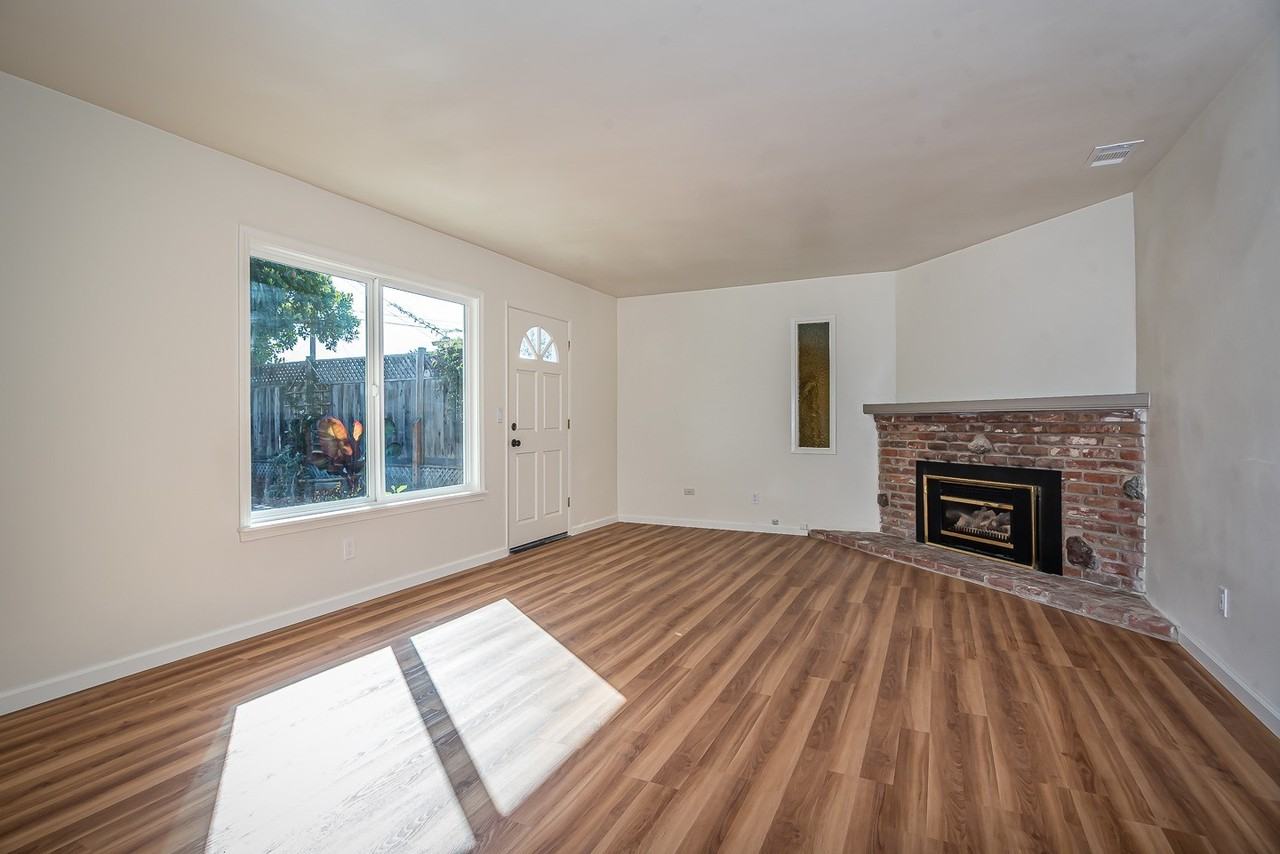 1821 Fearn Ave - Photo 2 of 11