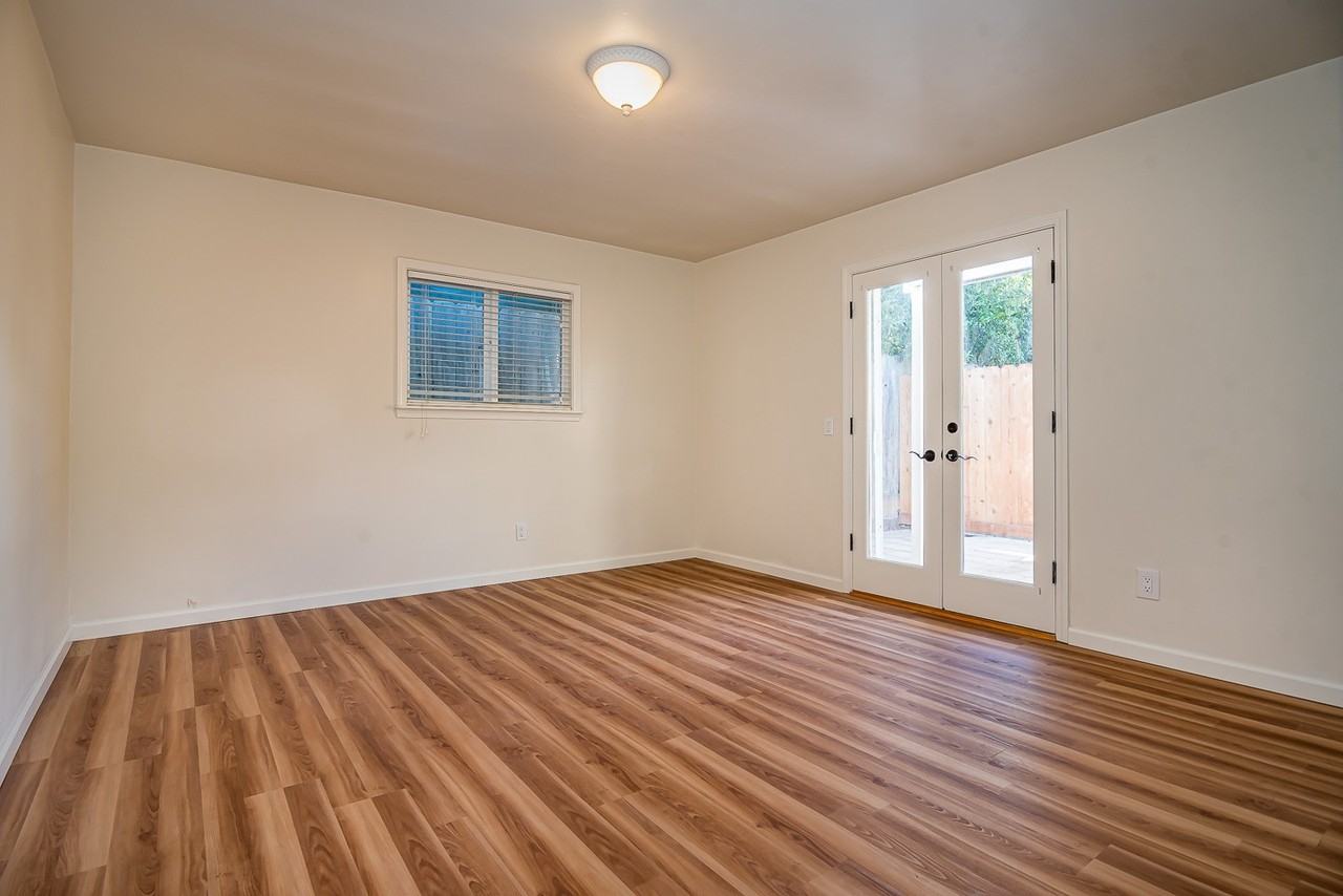 1821 Fearn Ave - Photo 5 of 11