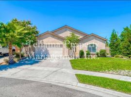 featured image of 400 James Ct