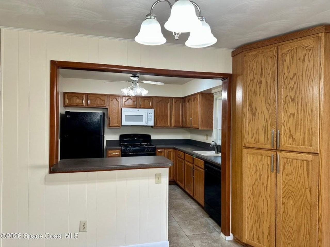 680 Birchwood Ln - Photo 7 of 23