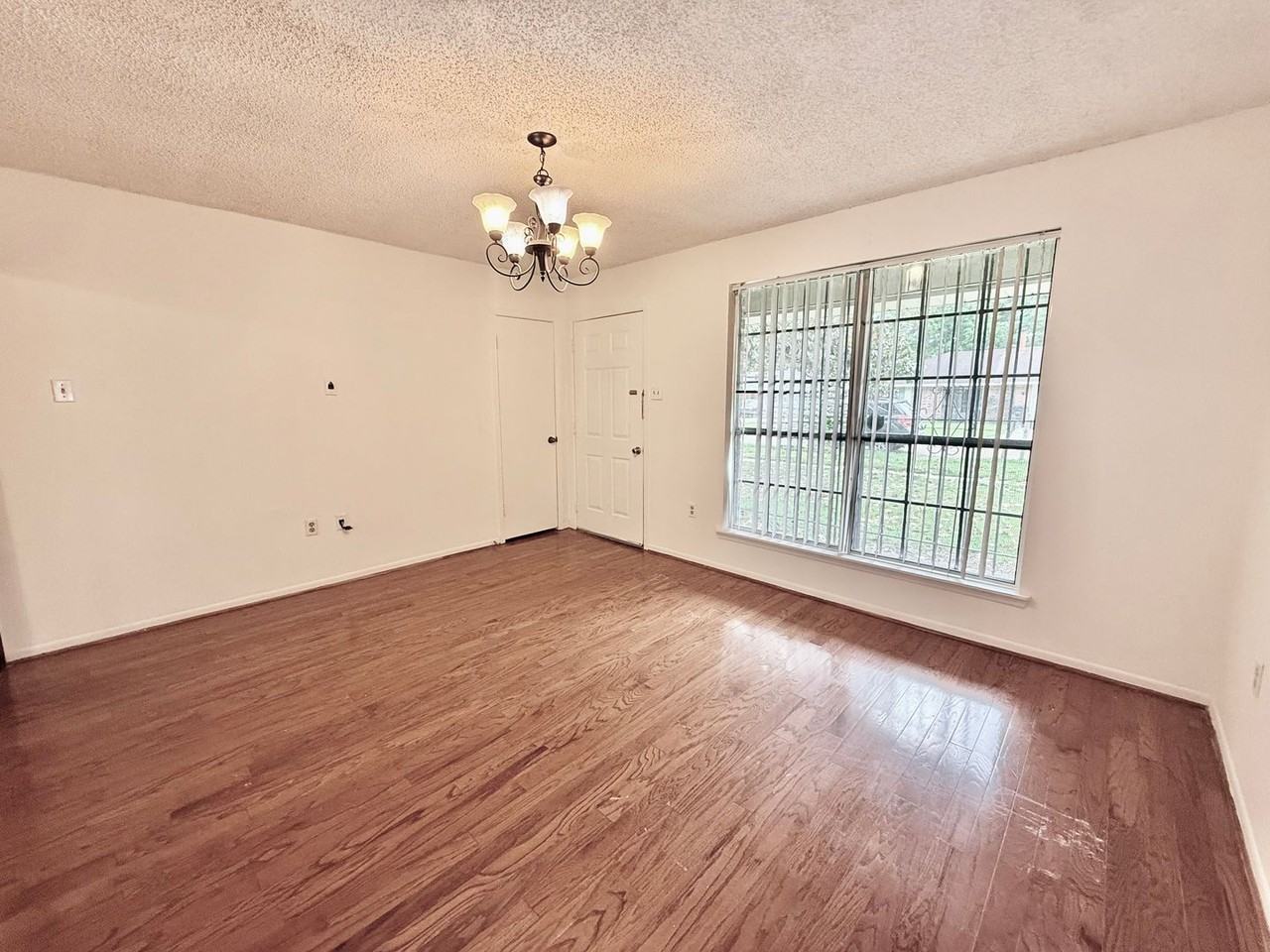 8846 Metairie Dr - Photo 3 of 16