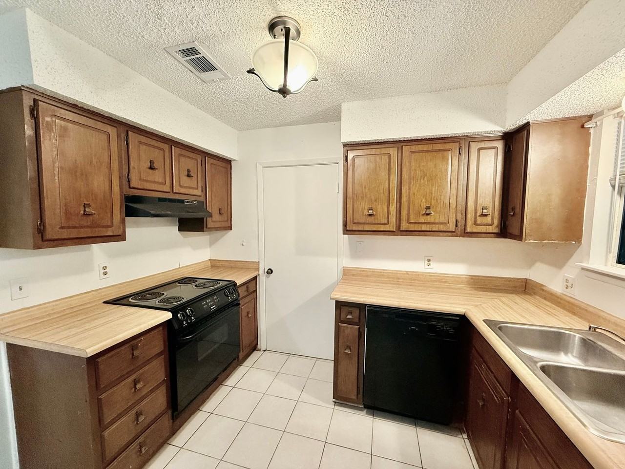 8846 Metairie Dr - Photo 7 of 16