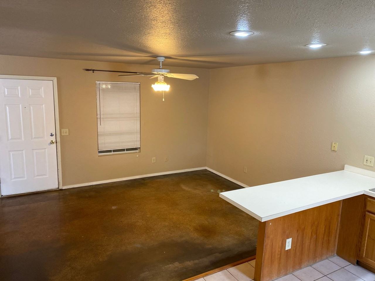 980 W Cleveland St - Photo 4 of 7