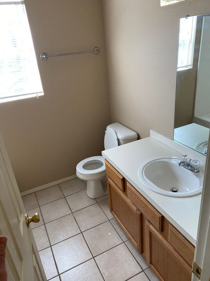 980 W Cleveland St - Photo 7 of 7