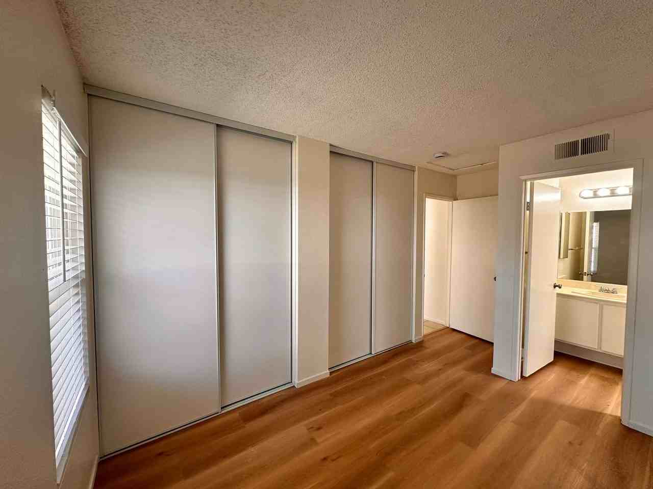 28638 Strathmore Rd - Photo 6 of 11