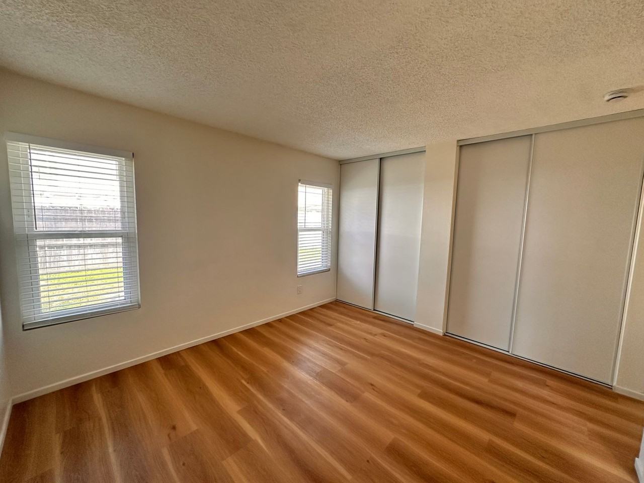 28638 Strathmore Rd - Photo 7 of 11