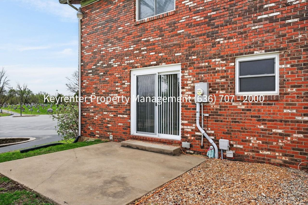 15362 Olive Blvd - Photo 5 of 34