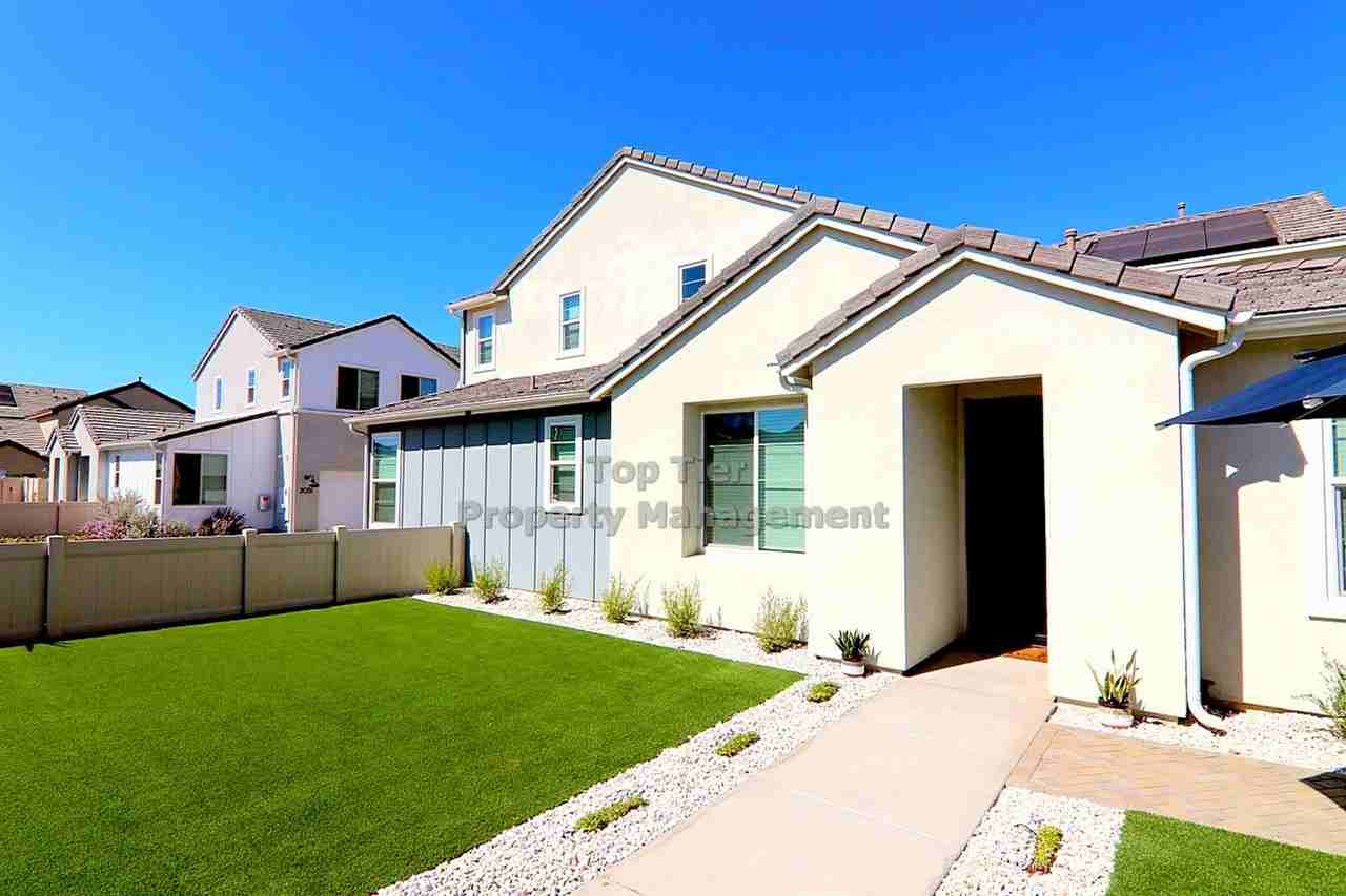 2061 Julie Dawn Pl - Photo 2 of 13